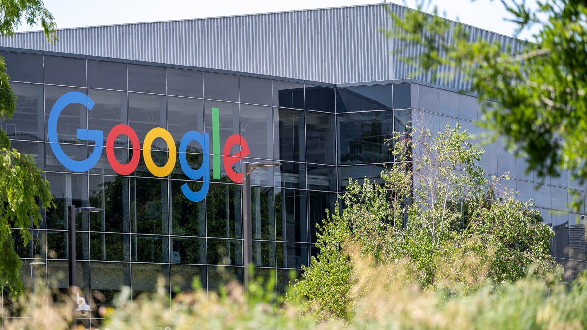 It’s Not Just You, a Lot of Sites and Services Are Down